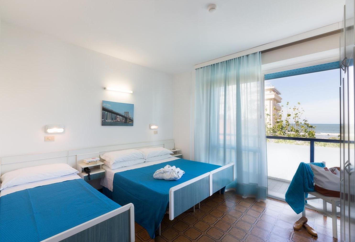 ריצ'יונה Hotel Taunus - Vista Mare מראה חיצוני תמונה