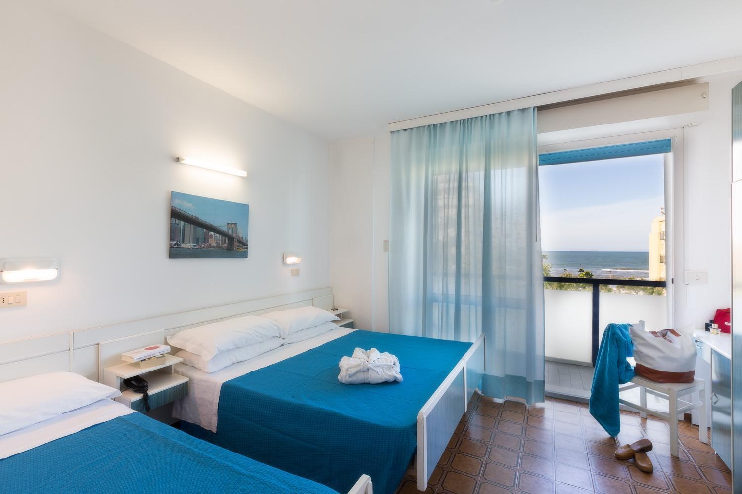 ריצ'יונה Hotel Taunus - Vista Mare מראה חיצוני תמונה
